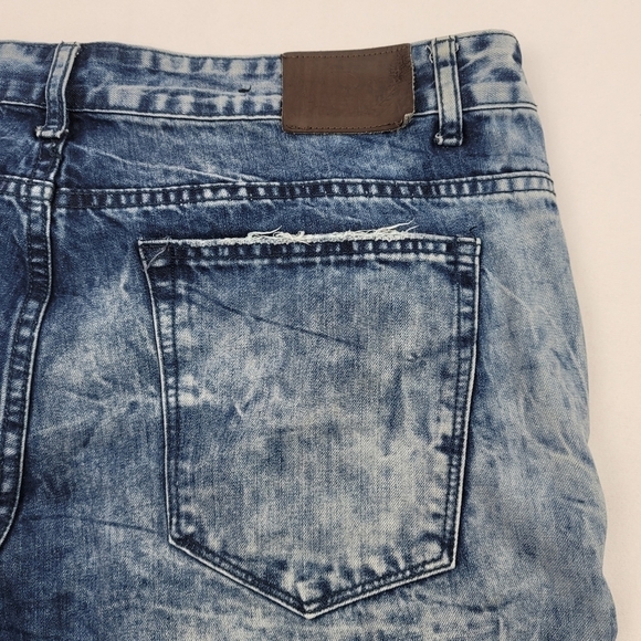 D Lux raw hem distressed acidwash zipper denim sho - Picture 5 of 6